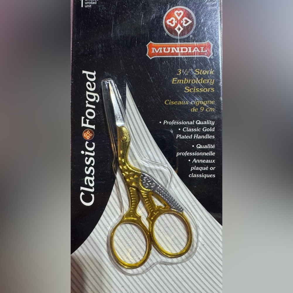 My dual Stork Embroidery 3.5 inches scissors ✂️